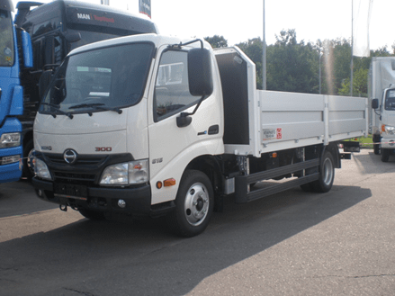 hino 300